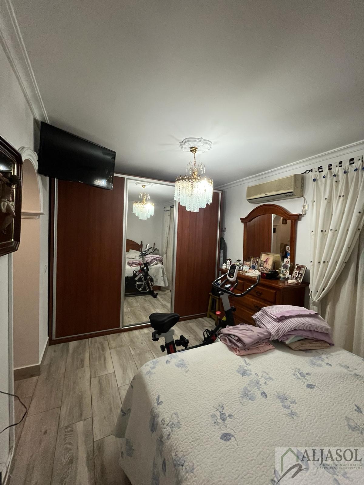 For sale of house in Bormujos