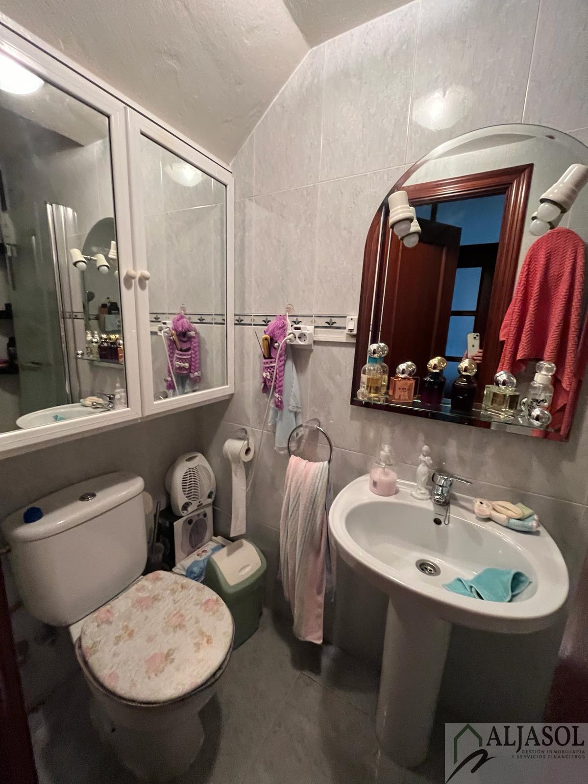 For sale of house in Bormujos