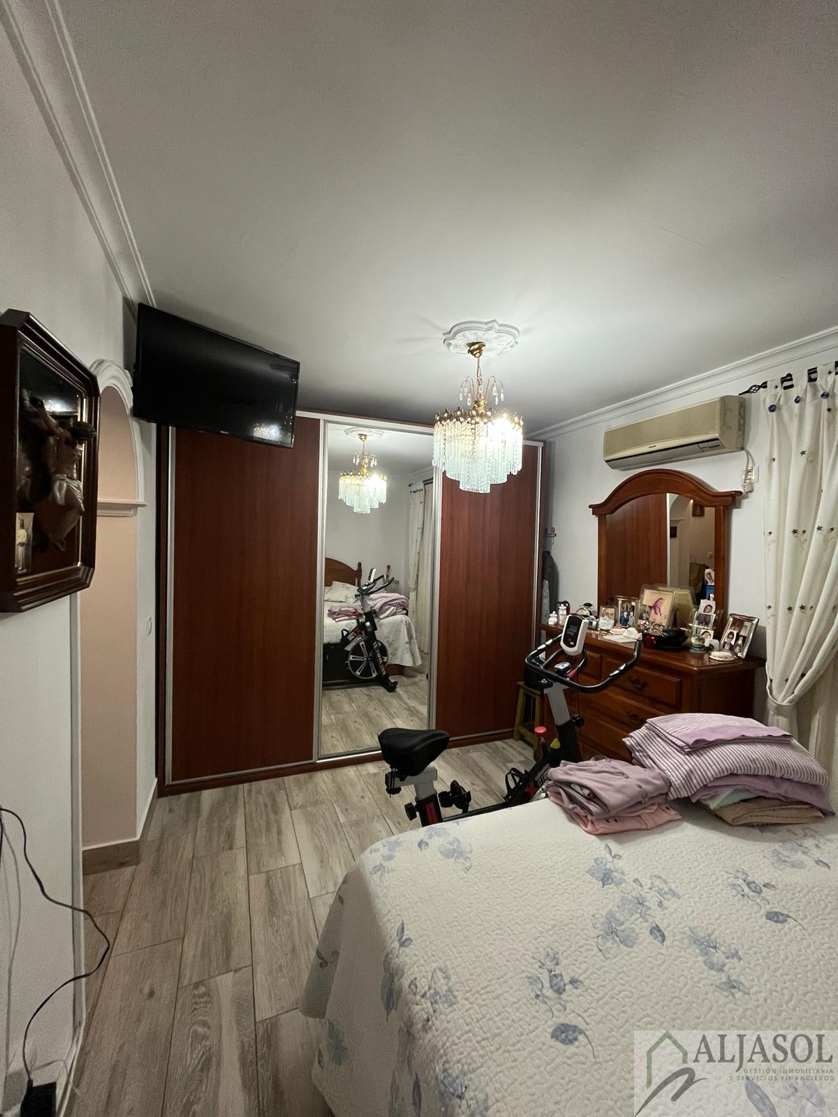 For sale of house in Bormujos