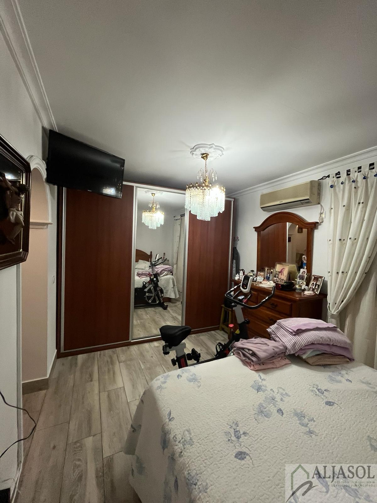 For sale of house in Bormujos