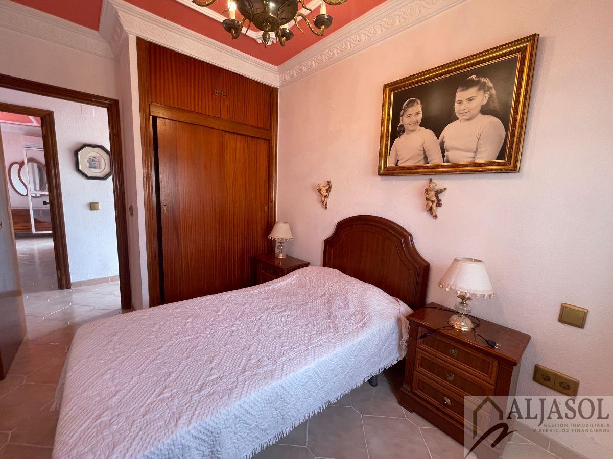 For sale of house in Gines