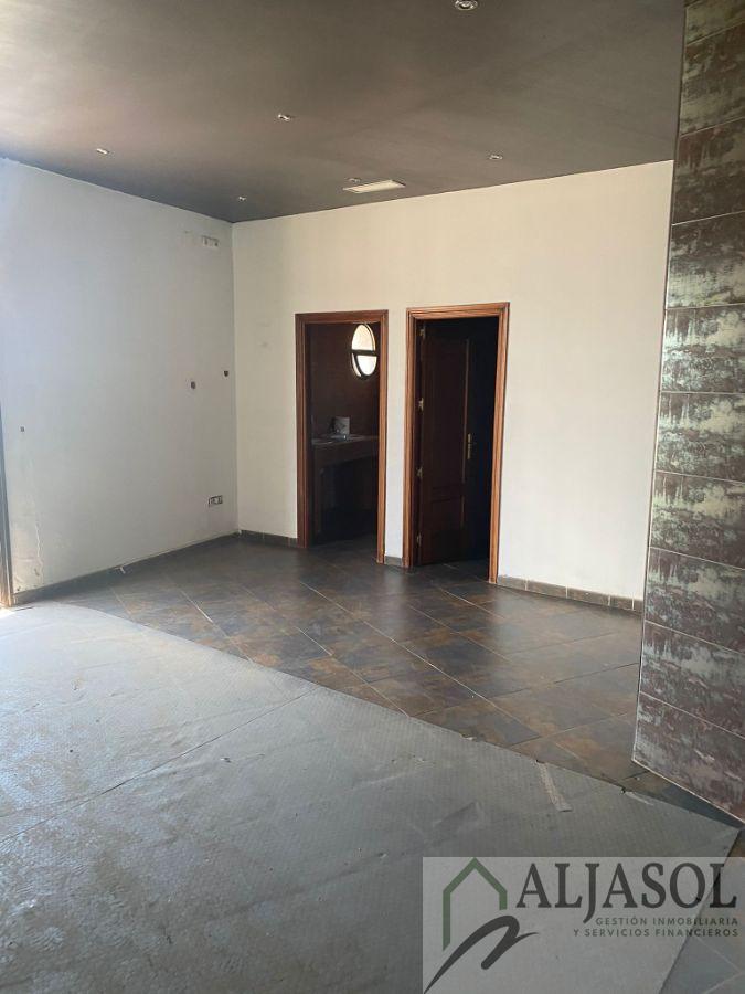 For rent of commercial in Espartinas