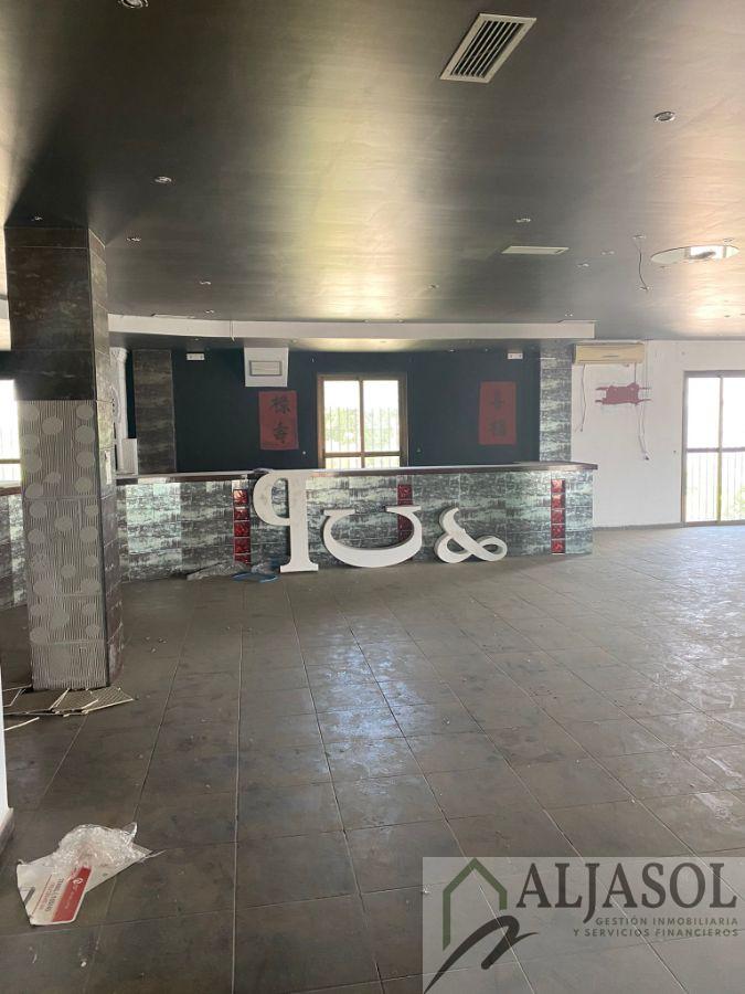 For rent of commercial in Espartinas
