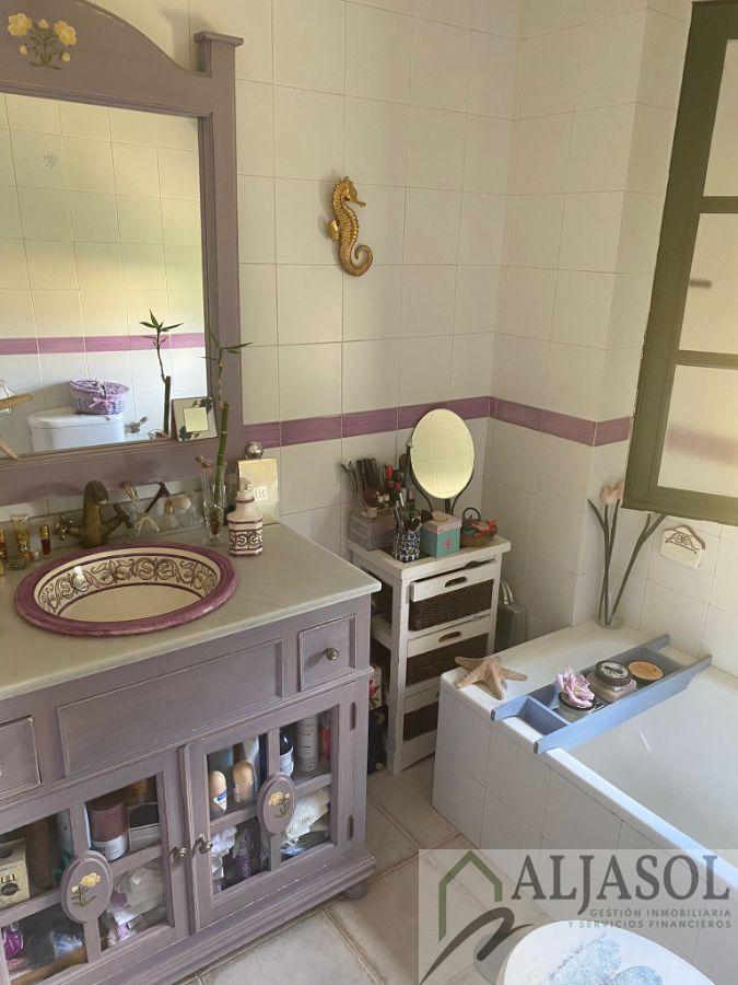For sale of chalet in Espartinas
