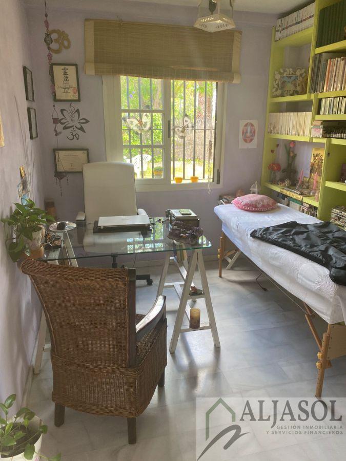 For sale of chalet in Espartinas