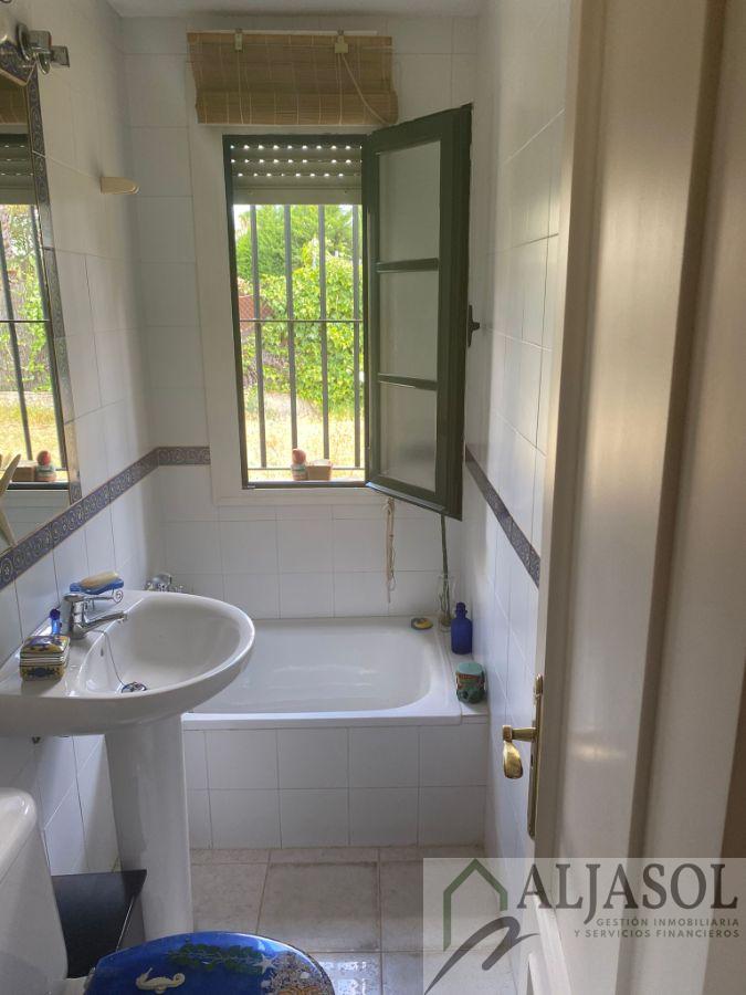 For sale of chalet in Espartinas