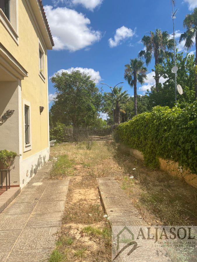 For sale of chalet in Espartinas