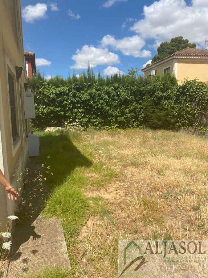 For sale of chalet in Espartinas