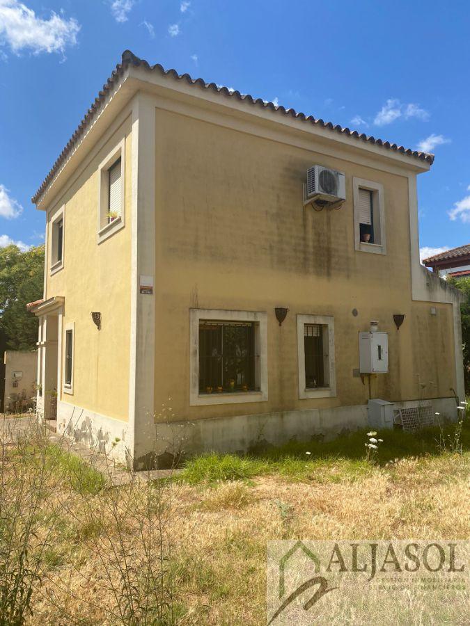 For sale of chalet in Espartinas