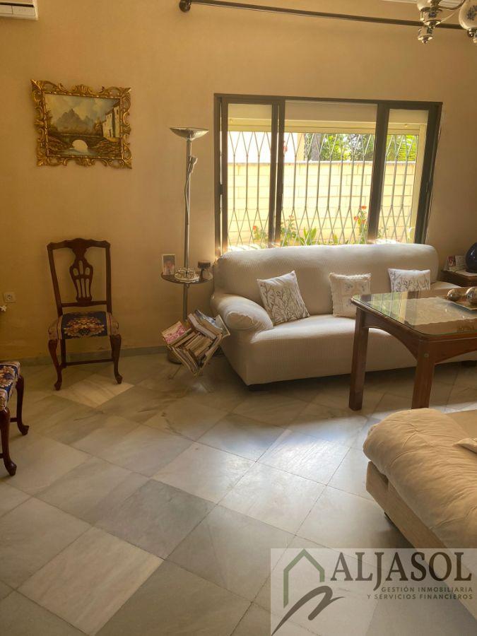 For sale of chalet in Espartinas