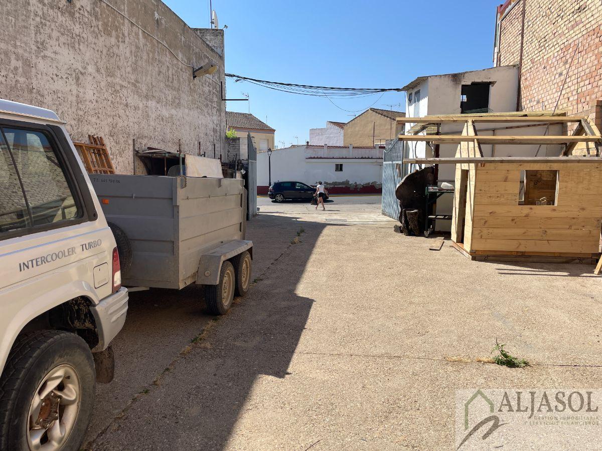 For sale of land in Umbrete