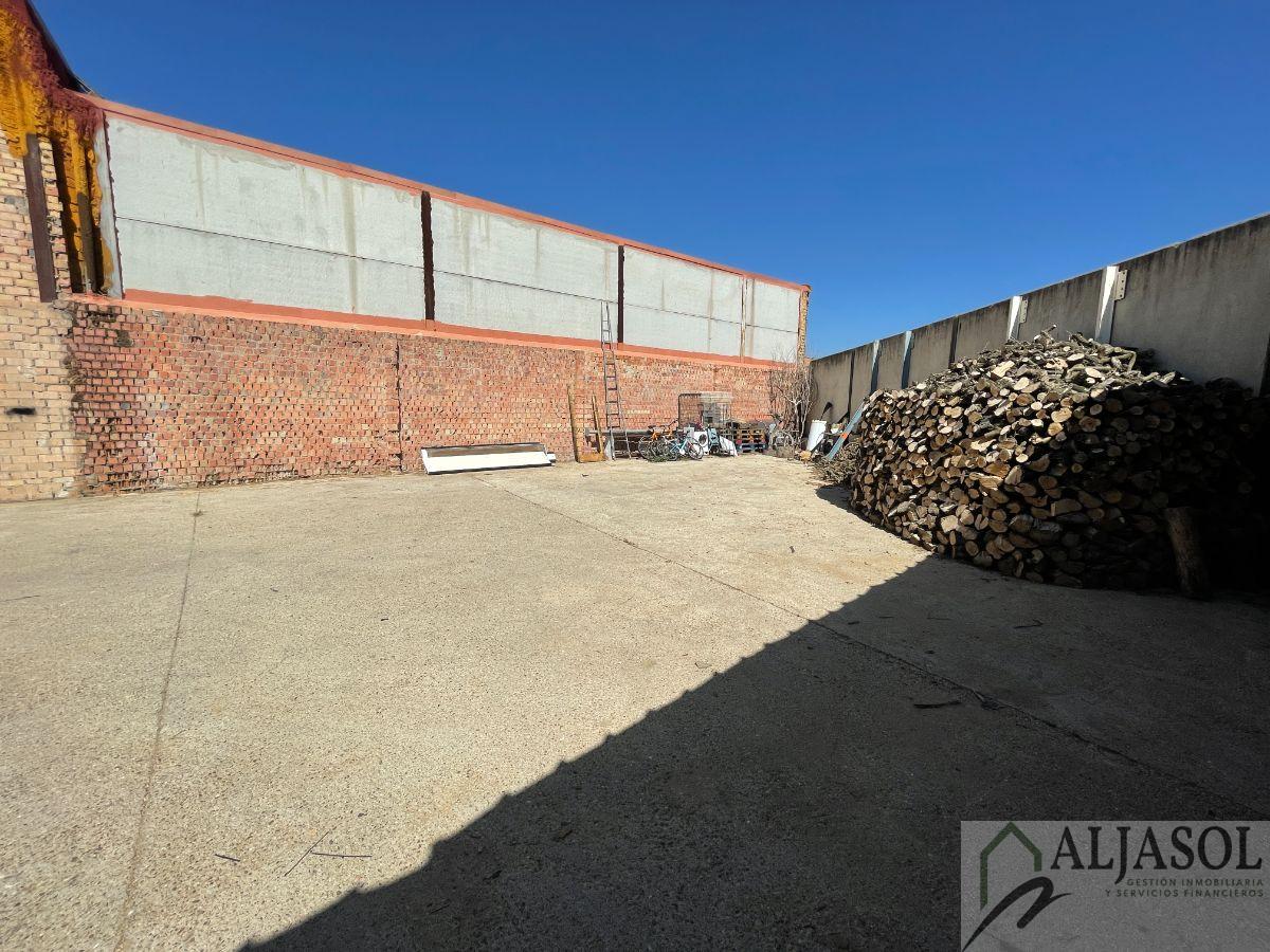 For sale of land in Umbrete