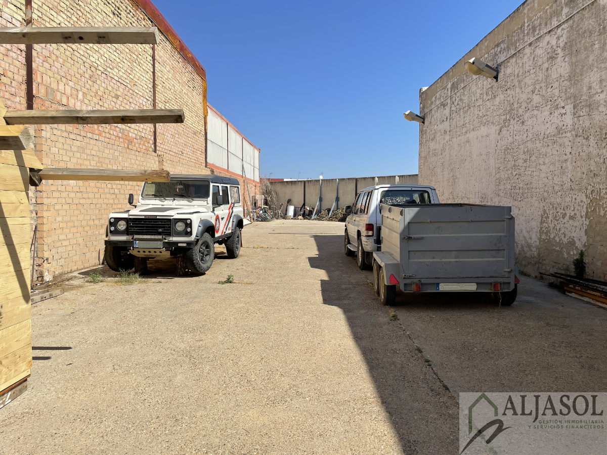 For sale of land in Umbrete