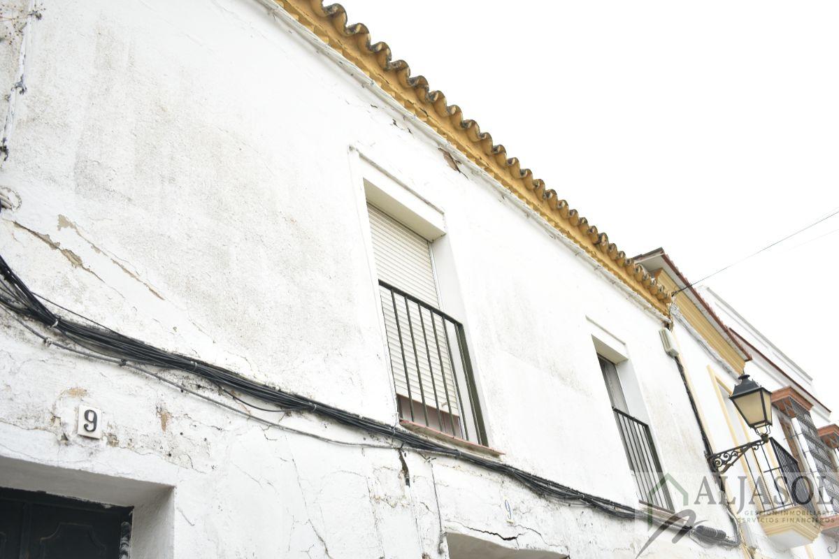 For sale of house in Sanlúcar la Mayor