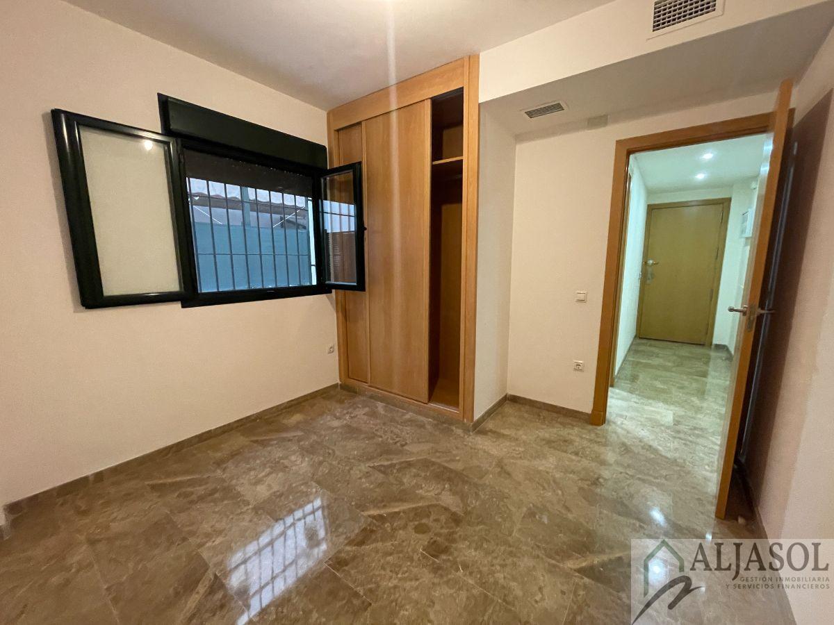 For sale of flat in Camas