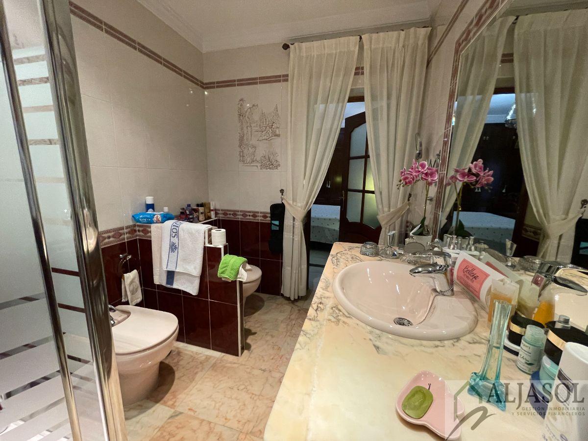 For sale of flat in Bollullos de la Mitación