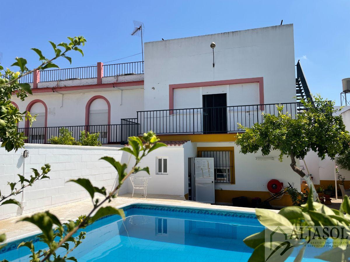 For sale of flat in Bollullos de la Mitación