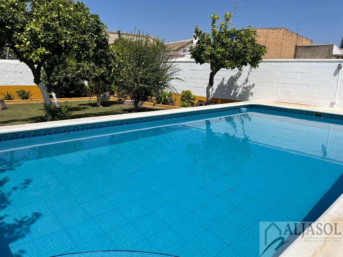 For sale of flat in Bollullos de la Mitación