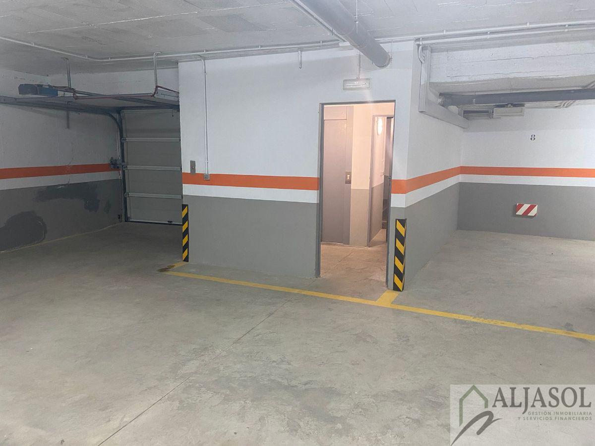 For sale of garage in Bormujos