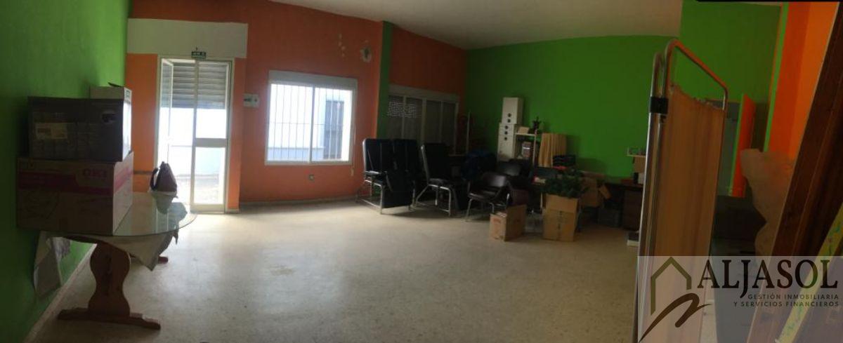 Venta de local comercial en Sanlúcar la Mayor