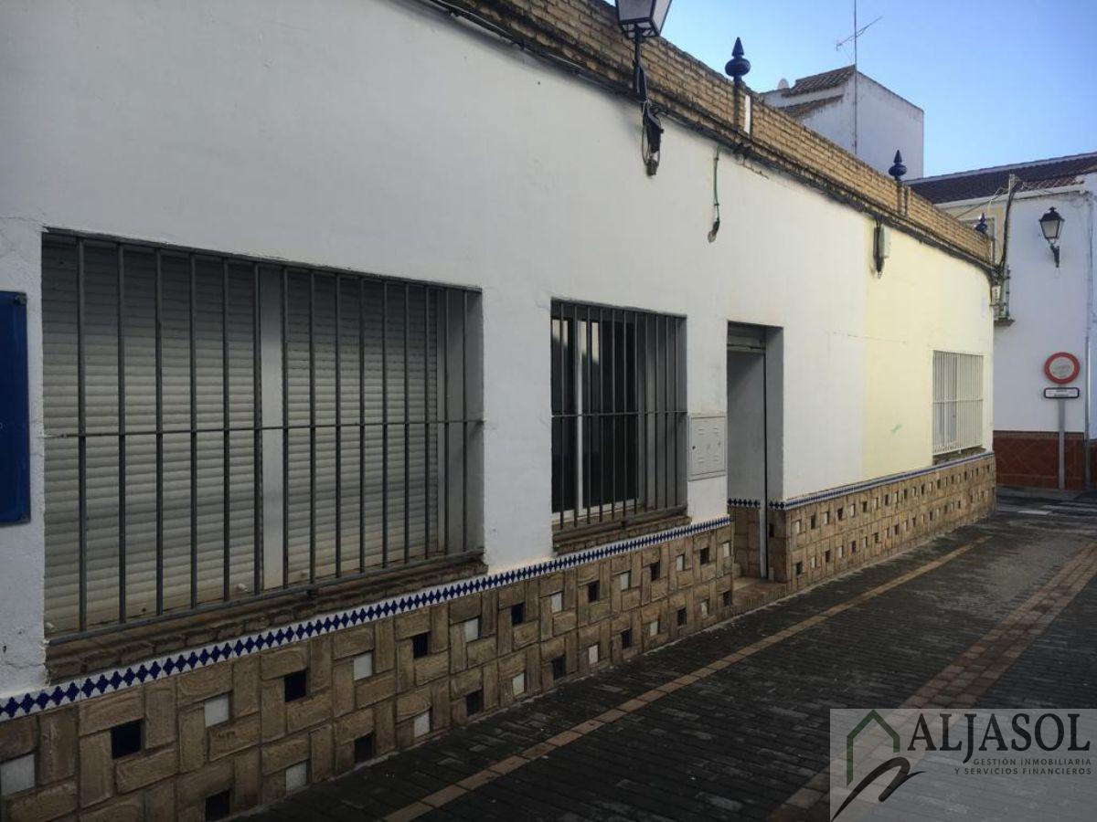 Venta de local comercial en Sanlúcar la Mayor