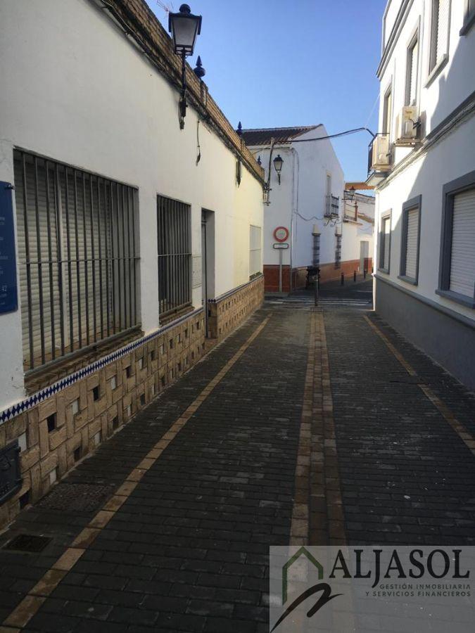 Venta de local comercial en Sanlúcar la Mayor