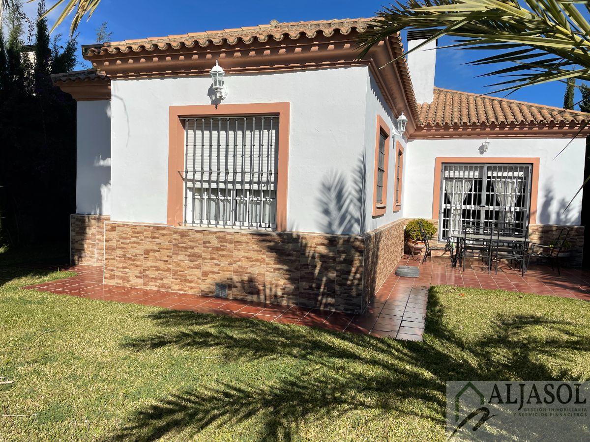 For sale of chalet in Espartinas