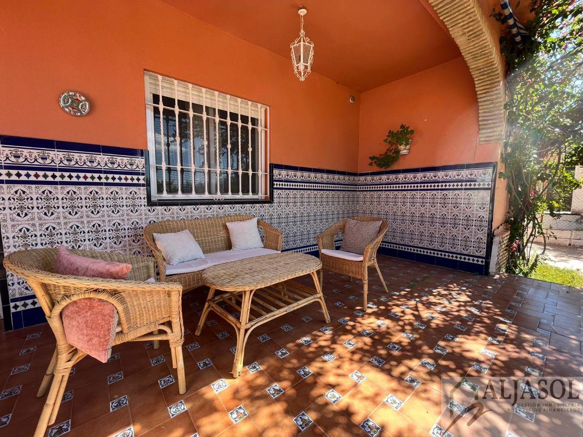 Venta de chalet en Sanlúcar la Mayor