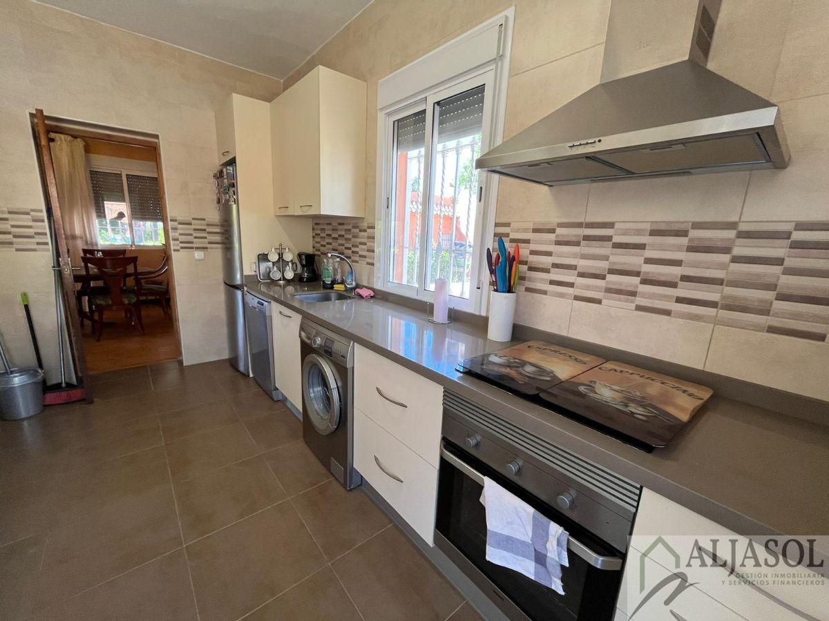 Venta de chalet en Sanlúcar la Mayor