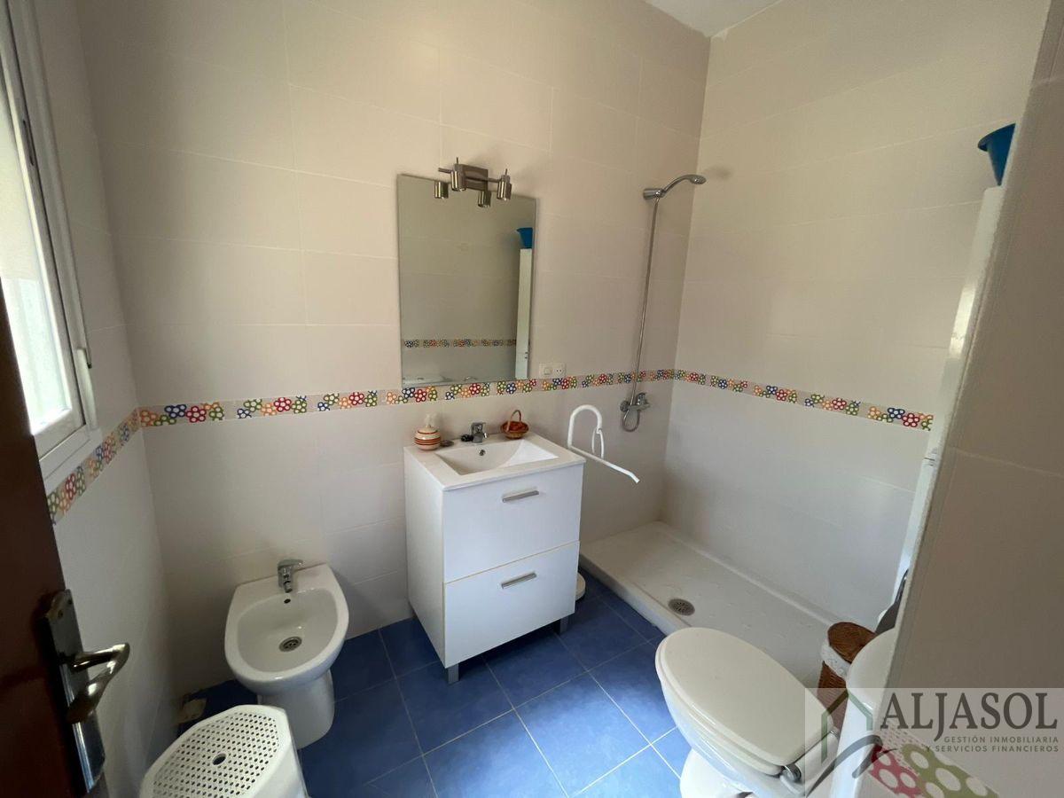 Venta de chalet en Sanlúcar la Mayor