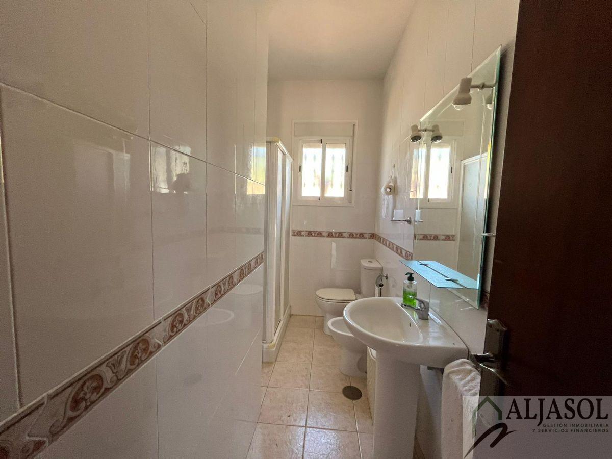 Venta de chalet en Sanlúcar la Mayor