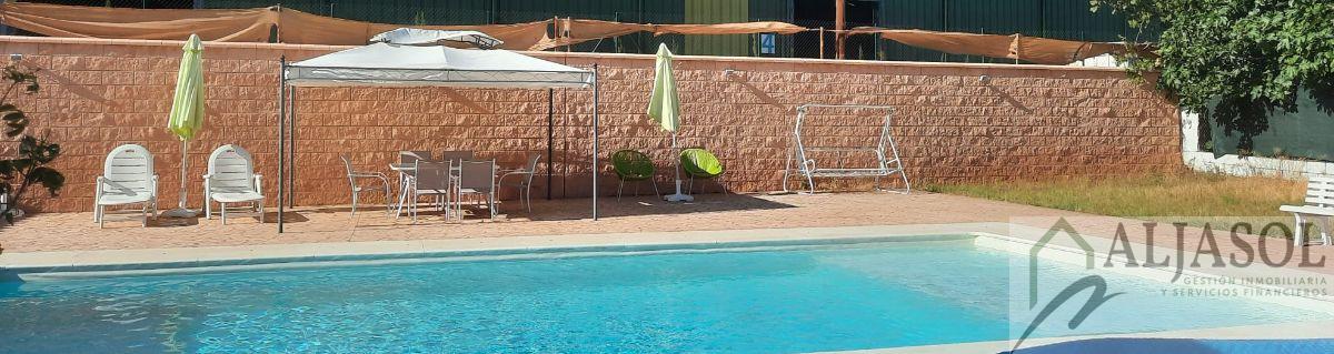 Venta de chalet en Sanlúcar la Mayor