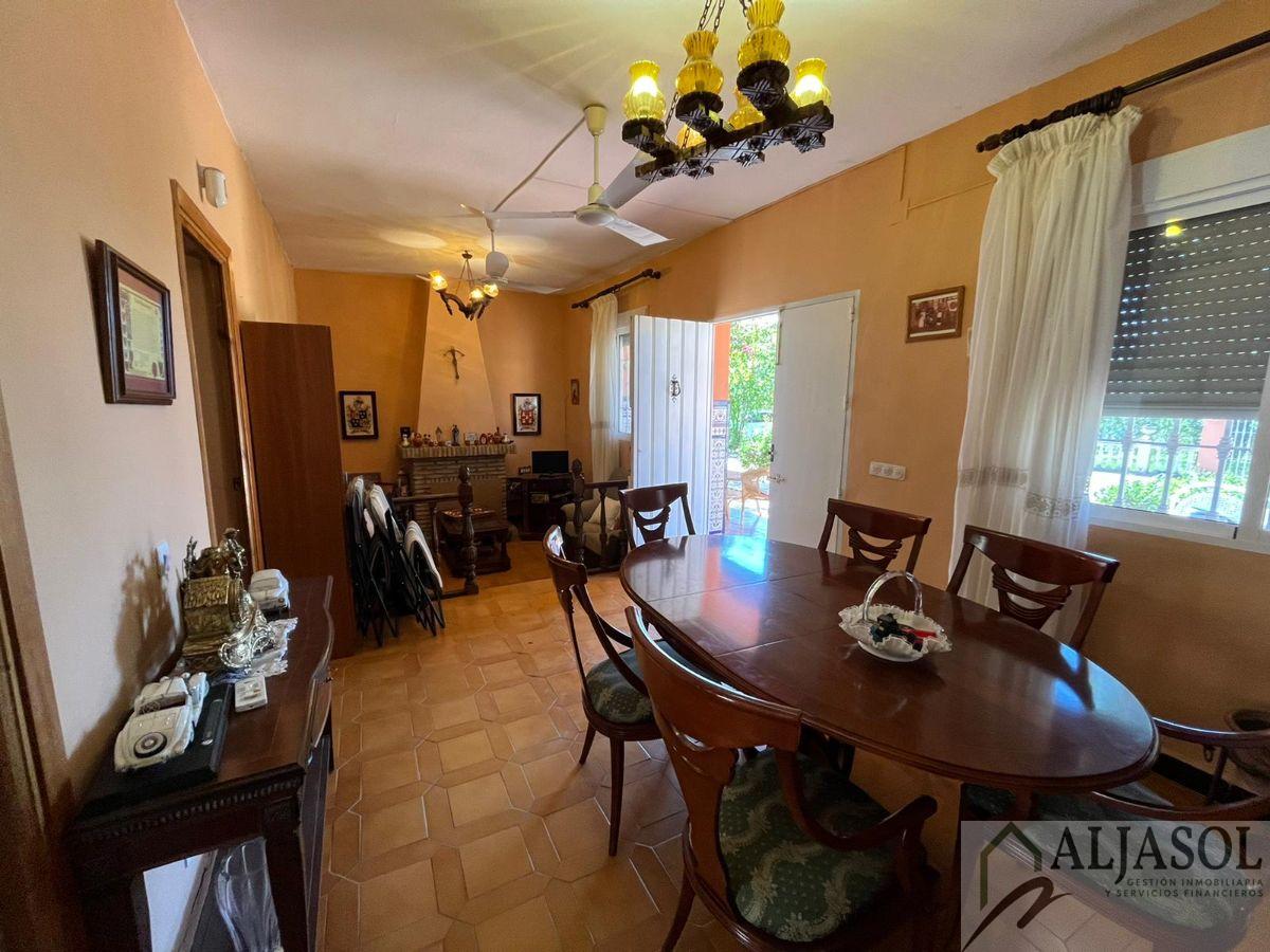 Venta de chalet en Sanlúcar la Mayor