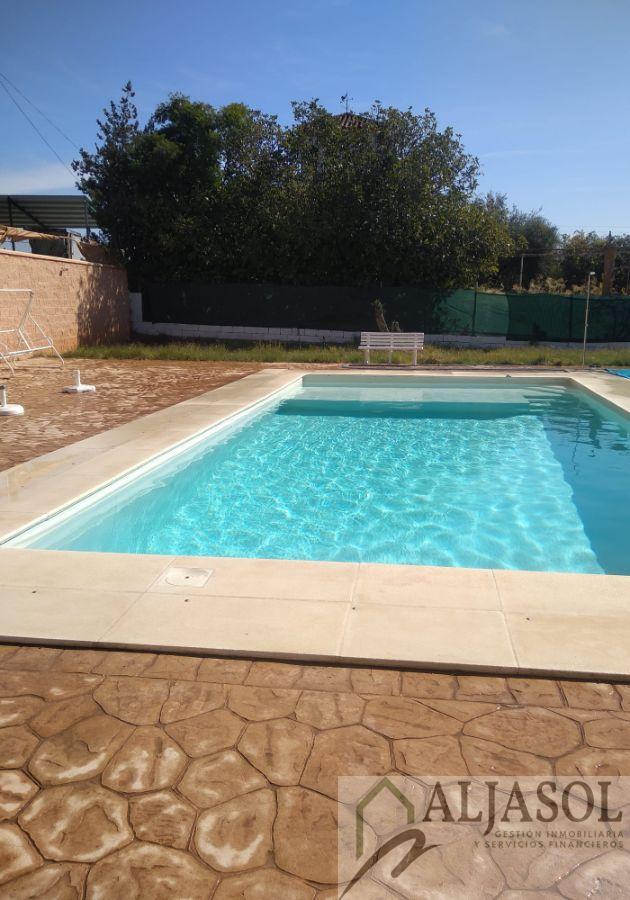 Venta de chalet en Sanlúcar la Mayor