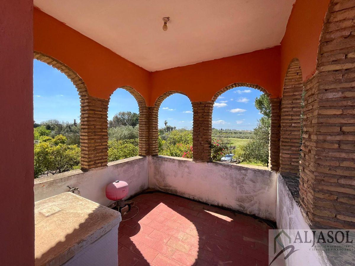 Venta de chalet en Sanlúcar la Mayor