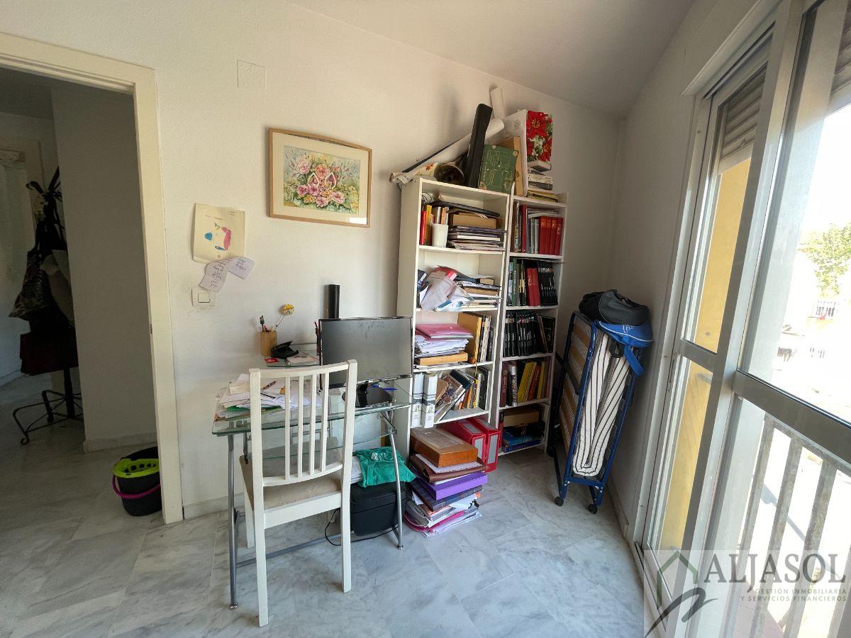 For sale of flat in Dos Hermanas