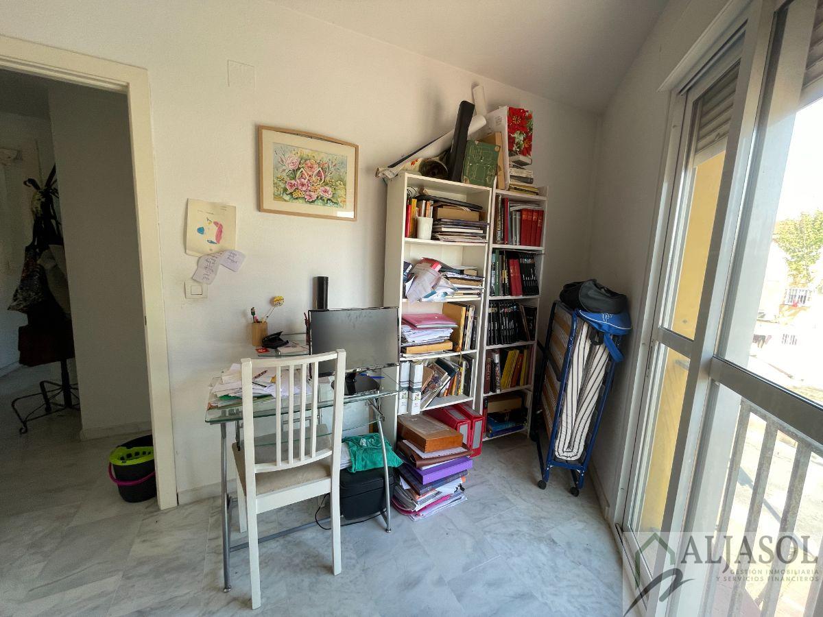 For sale of flat in Dos Hermanas