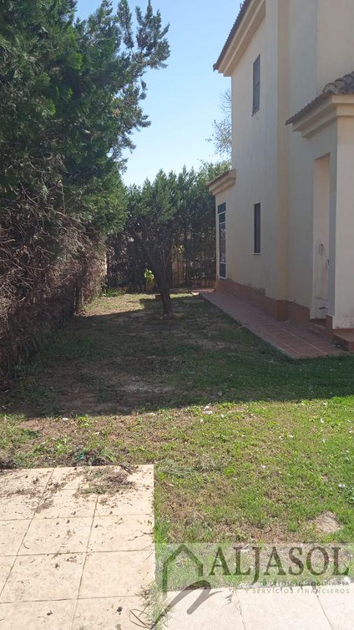 For sale of chalet in Espartinas