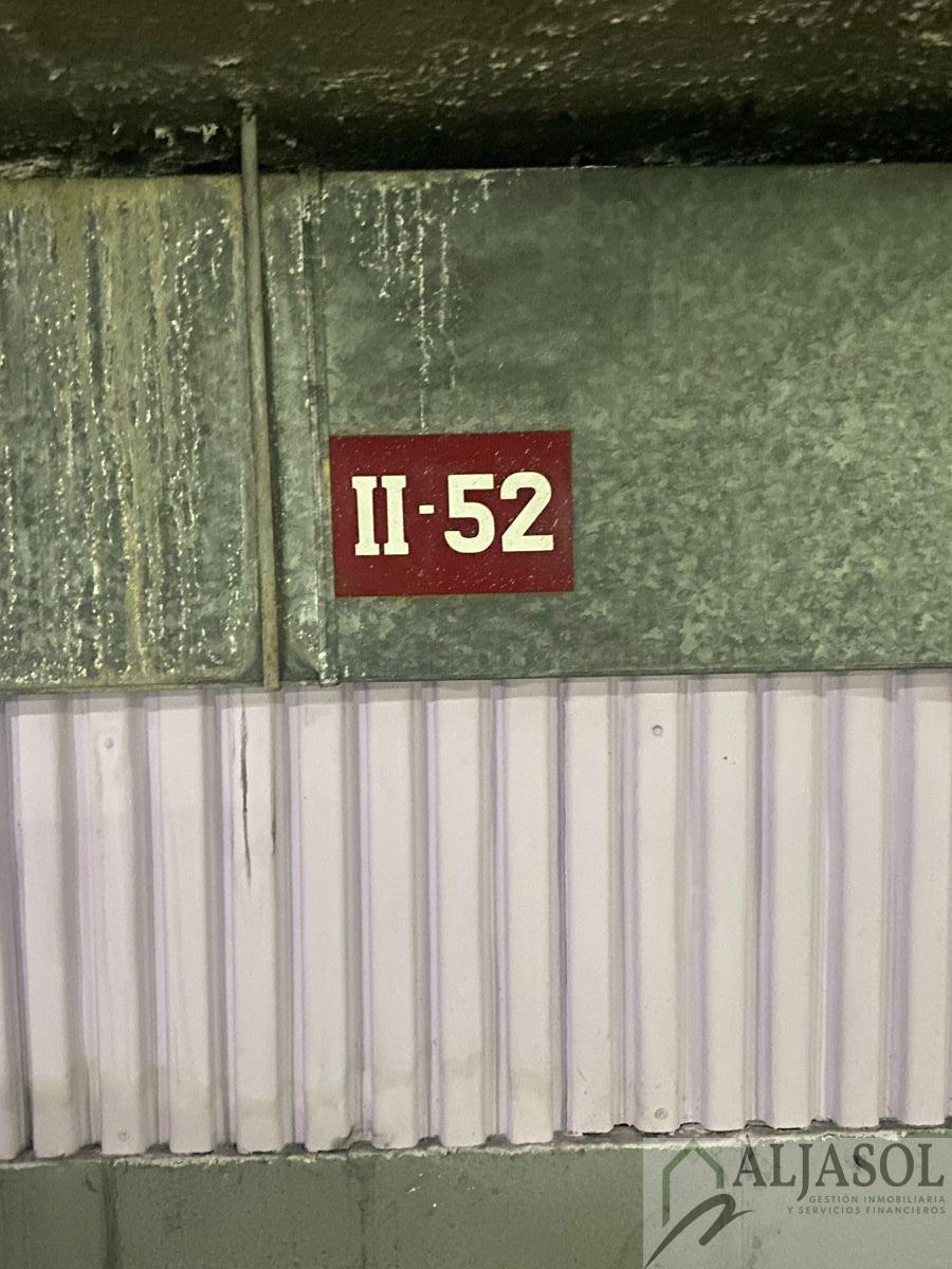For sale of garage in Sevilla