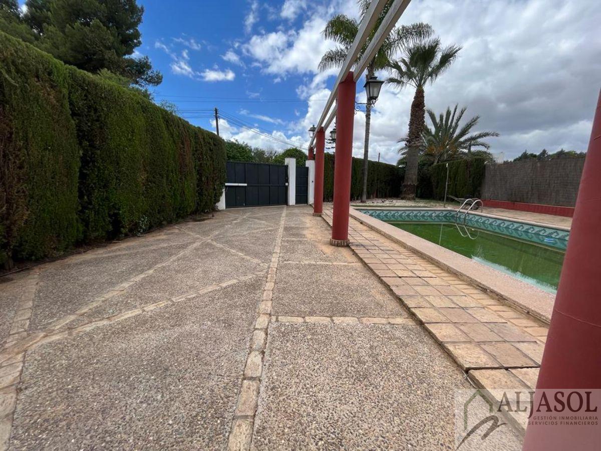 For sale of chalet in Bollullos de la Mitación