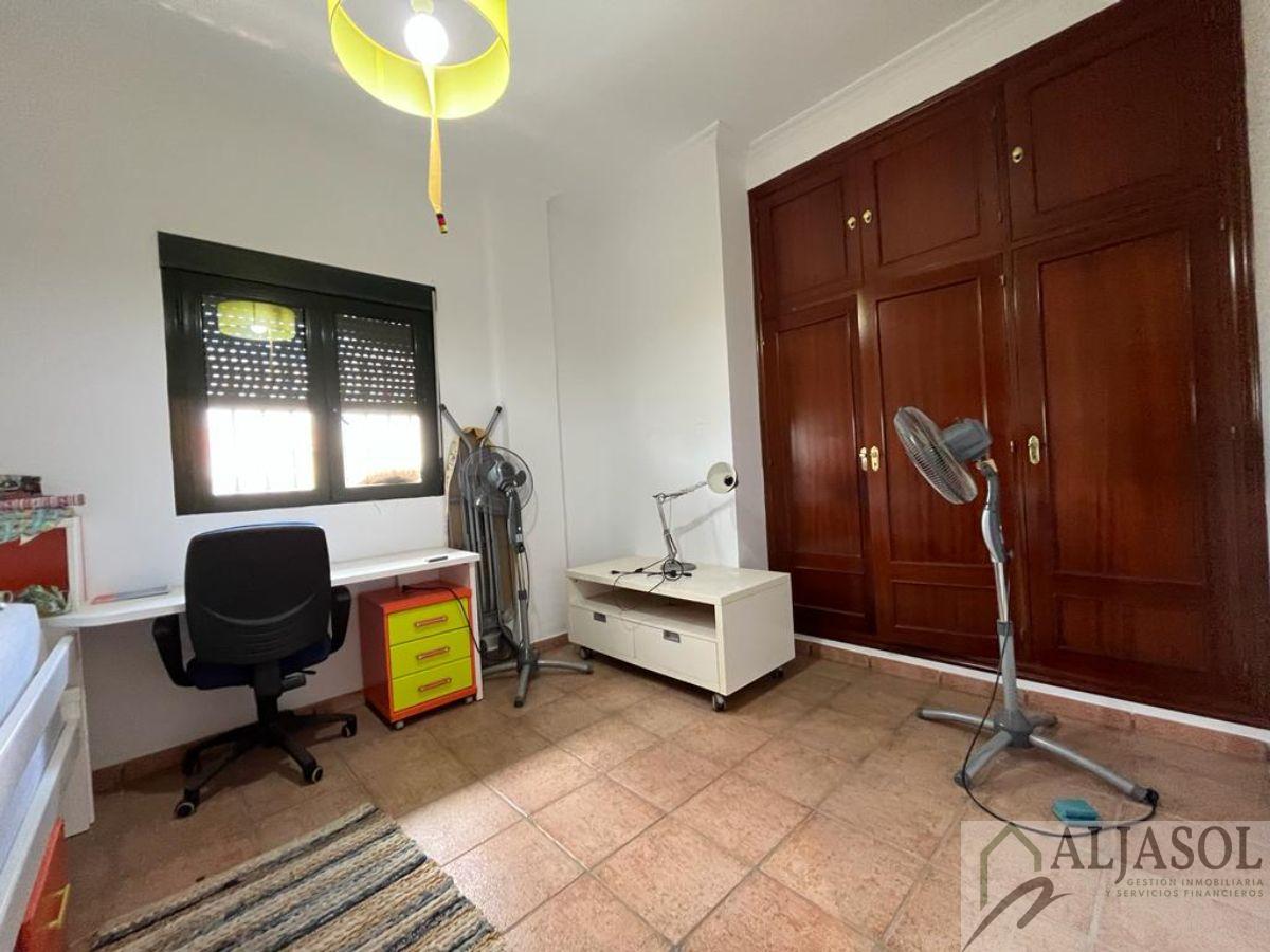 For sale of chalet in Bollullos de la Mitación