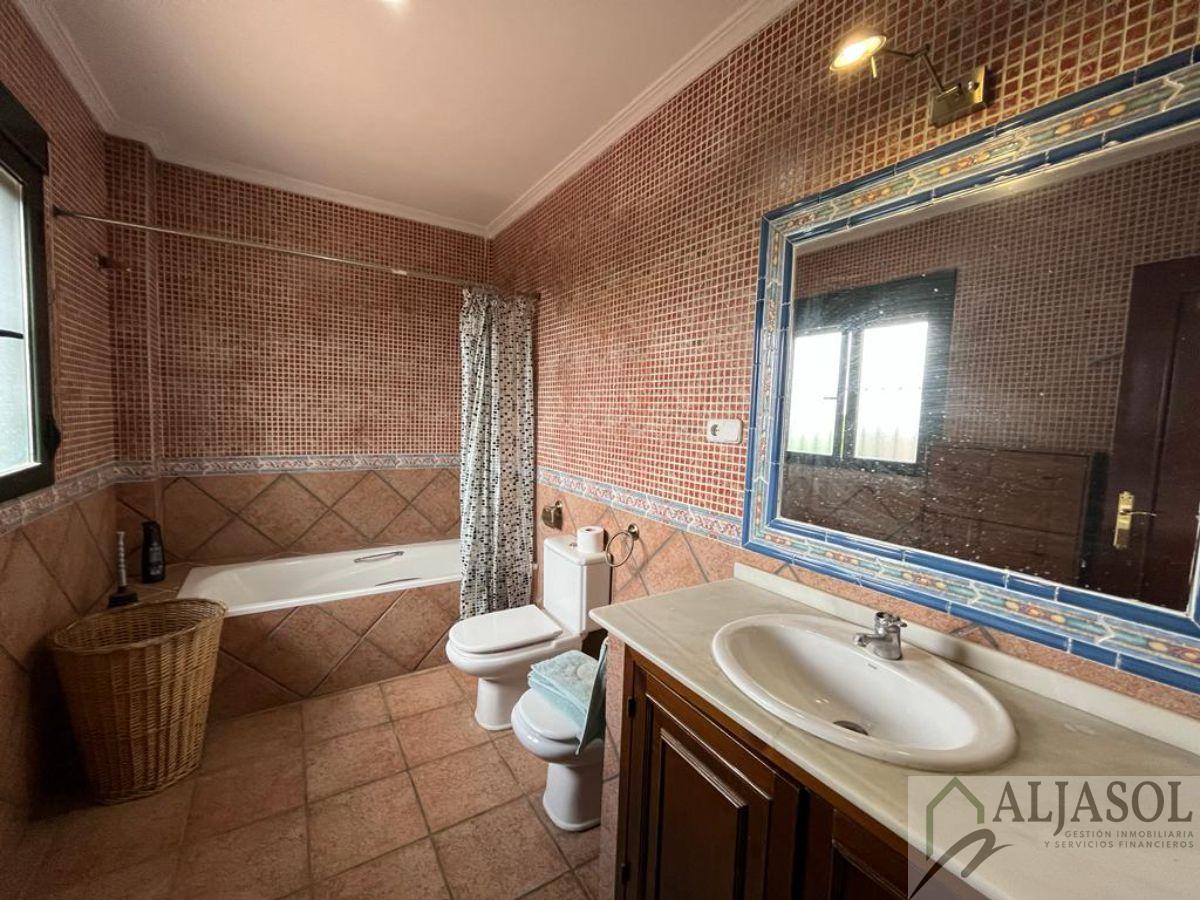 For sale of chalet in Bollullos de la Mitación