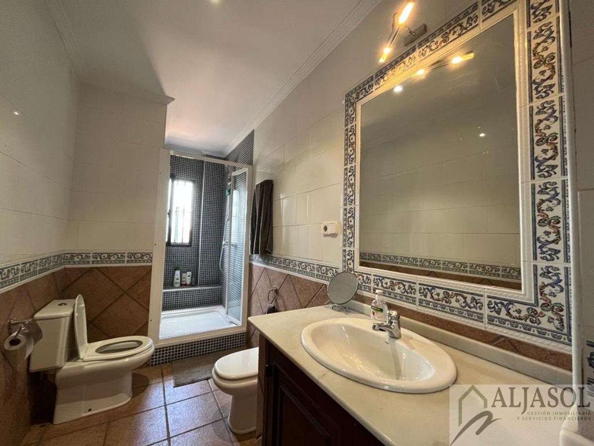 For sale of chalet in Bollullos de la Mitación