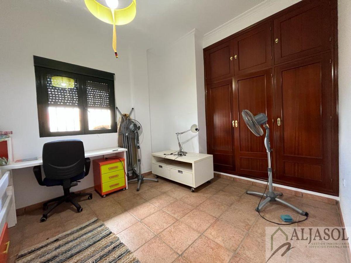 For sale of chalet in Bollullos de la Mitación