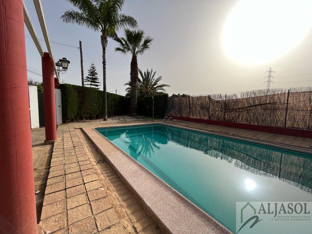 For sale of chalet in Bollullos de la Mitación