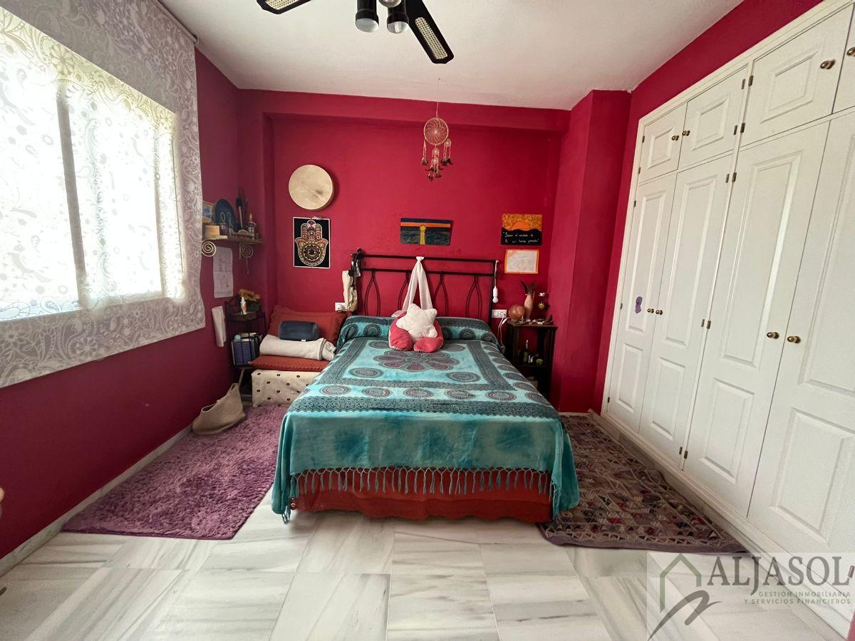For sale of house in Palomares del Río