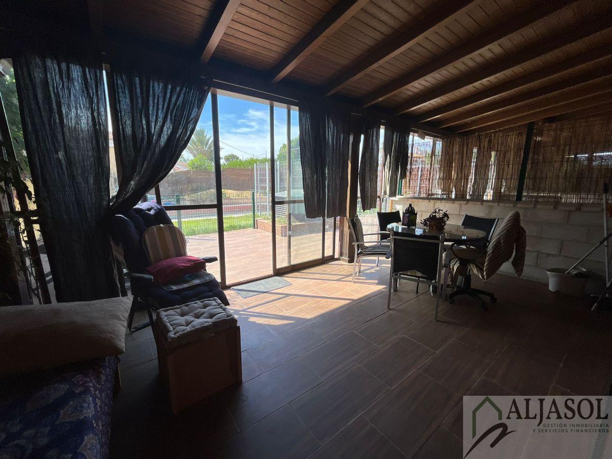 For sale of house in Palomares del Río