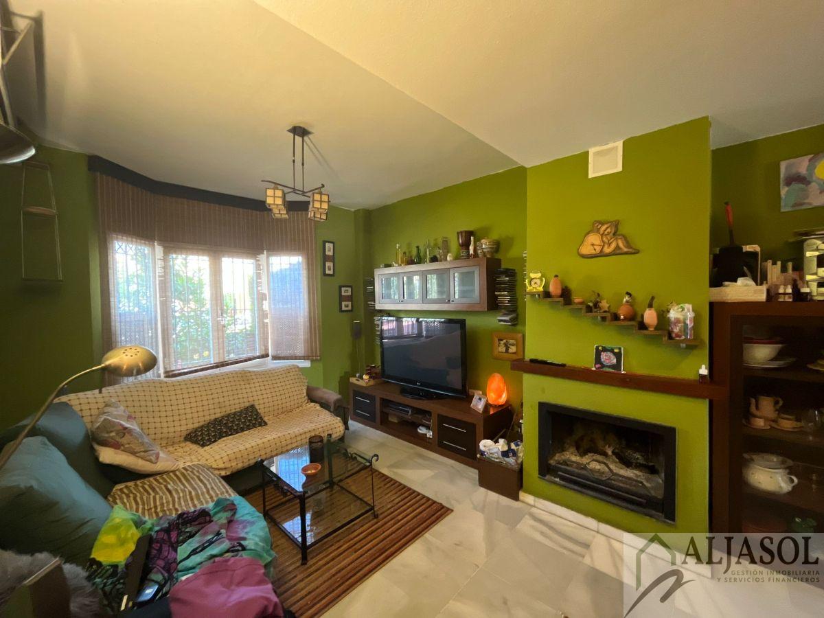 For sale of house in Palomares del Río