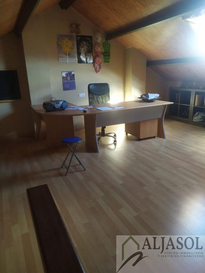 For sale of house in Palomares del Río