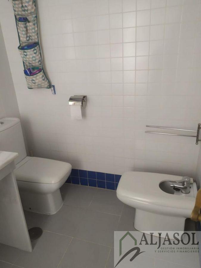 For sale of house in Palomares del Río